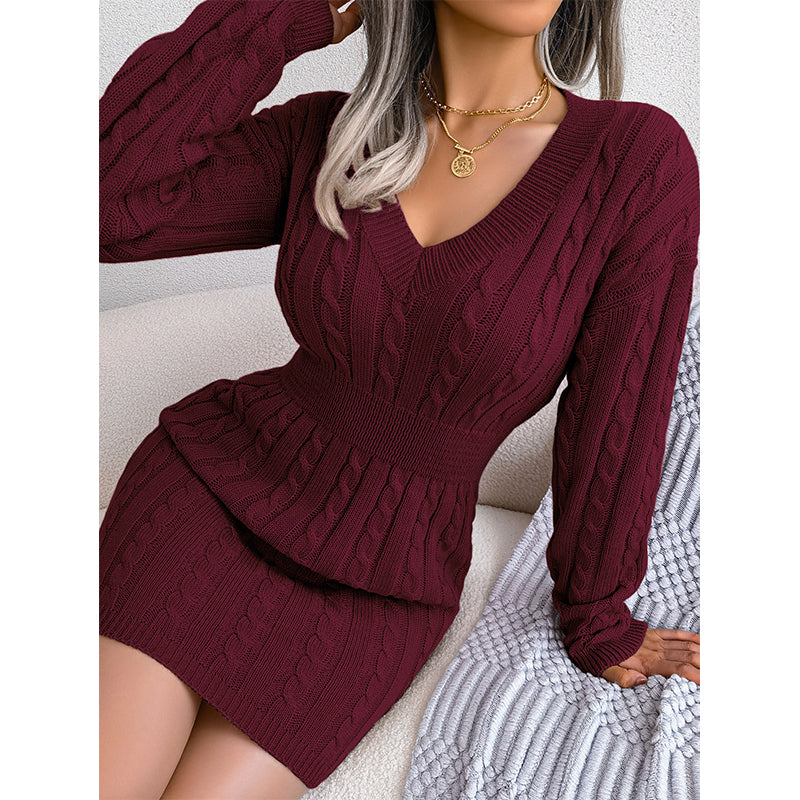 Elegantes Damen-Strickkleid mit Zopfmuster und figurbetontem Schnitt